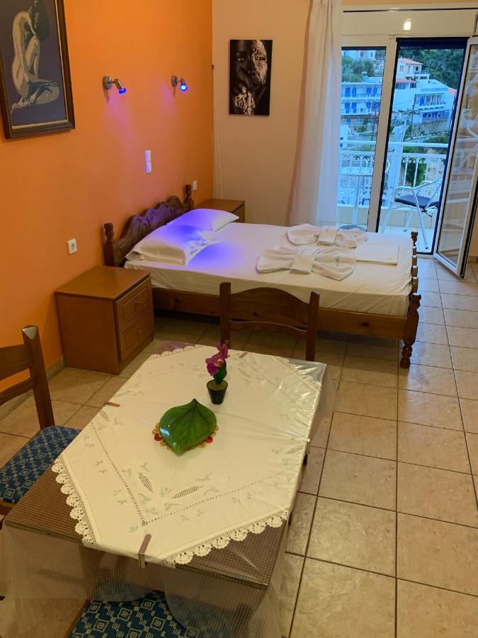 Votsi  Kostas Rooms מראה חיצוני תמונה